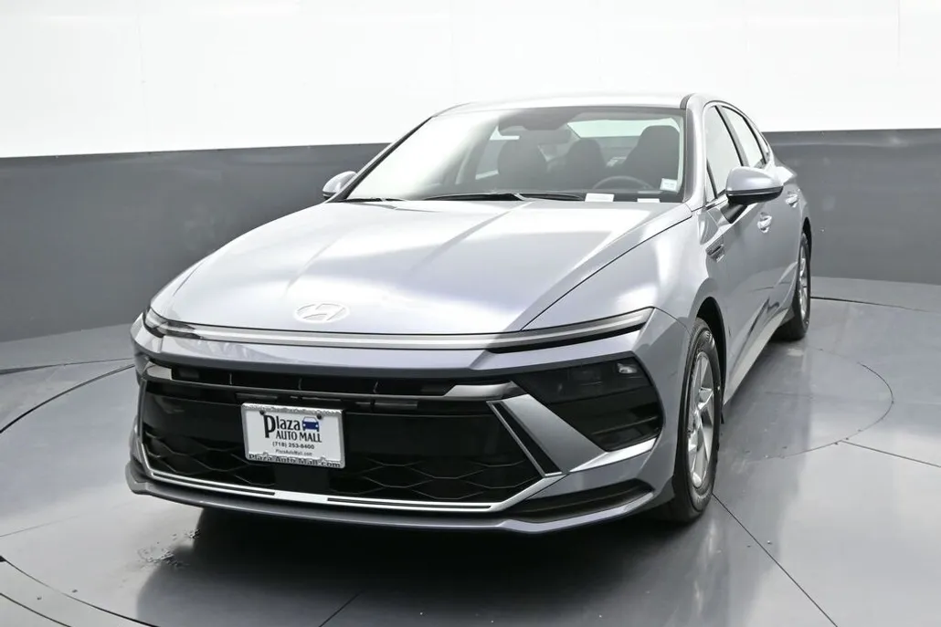 2025 Hyundai Sonata SE photo 1