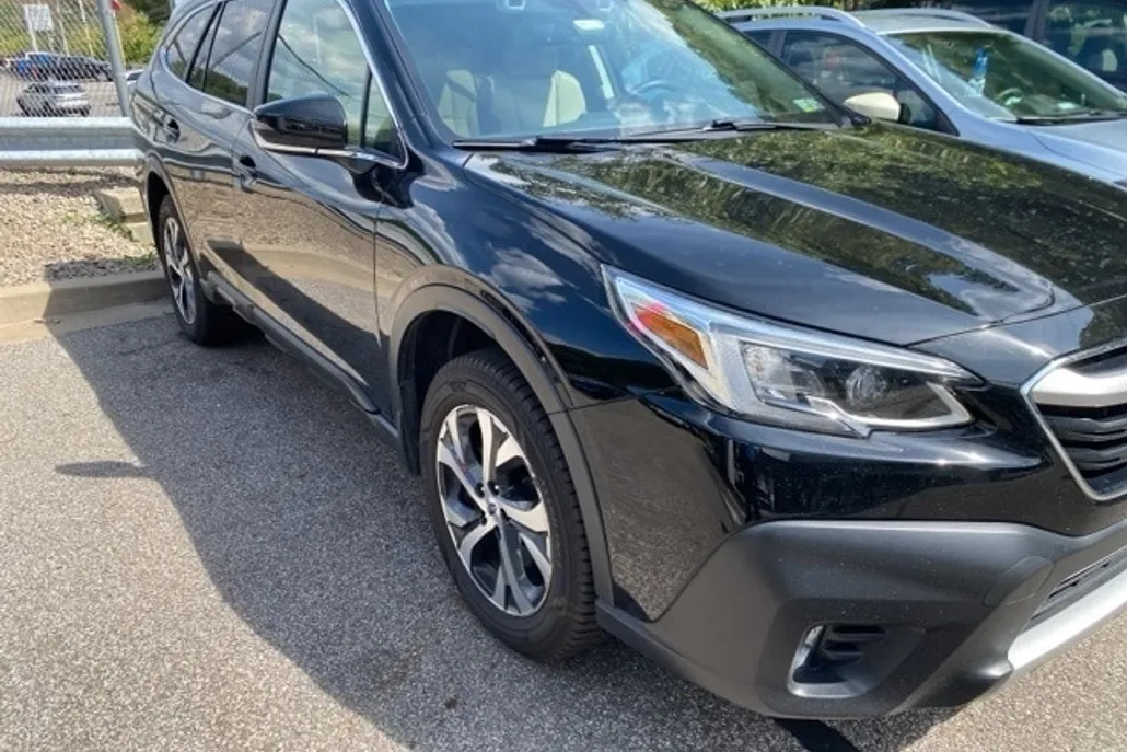 2020 Subaru Outback Limited photo 1