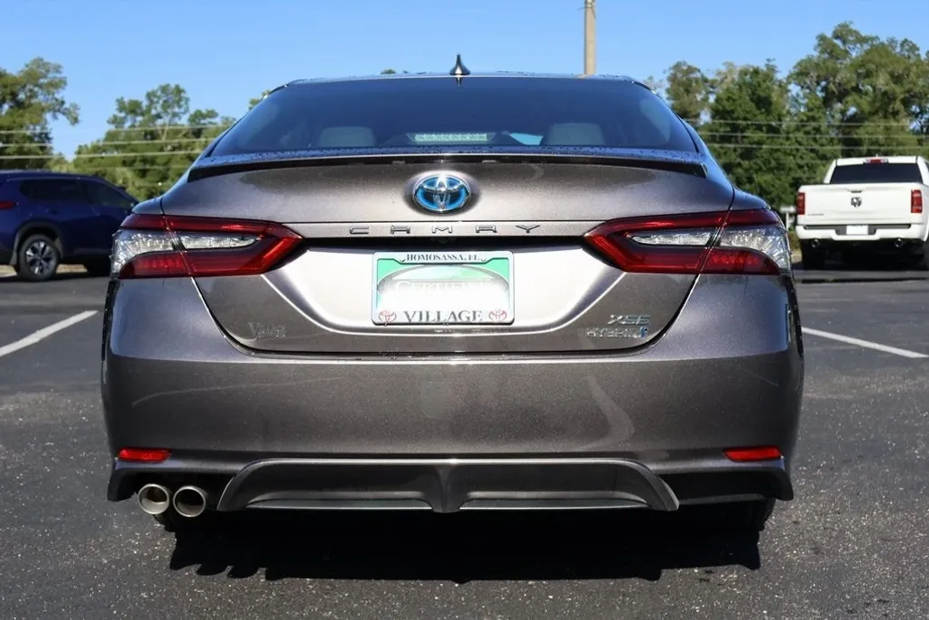 2021 Toyota Camry Hybrid XSE photo 1