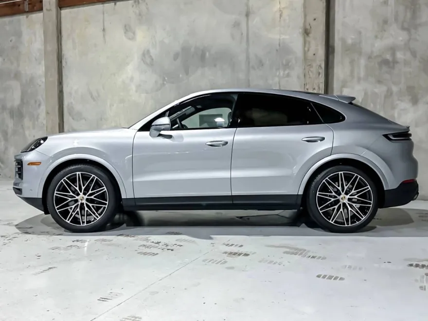 2024 Porsche Cayenne Coupe Base photo 1