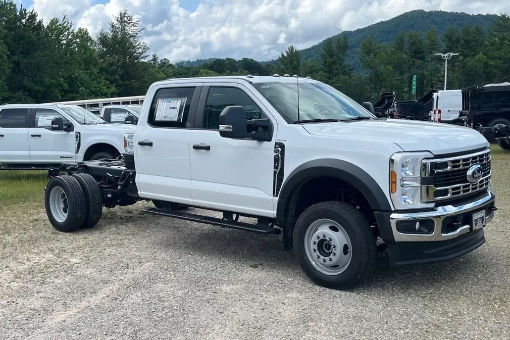 2025 Ford F-450 XL photo 1