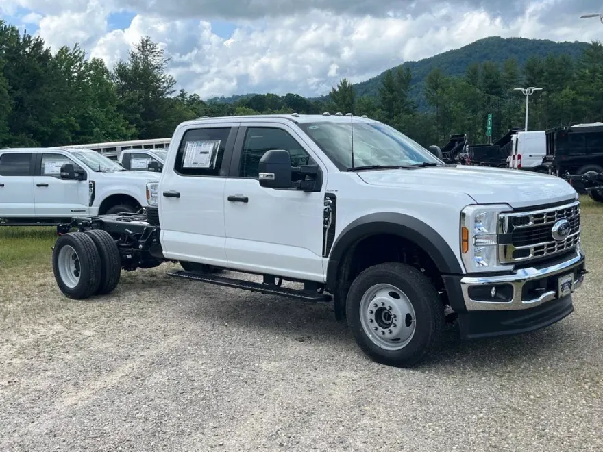 2025 Ford F-450 XL photo 1