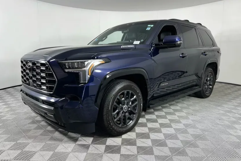 2024 Toyota Sequoia Platinum photo 1