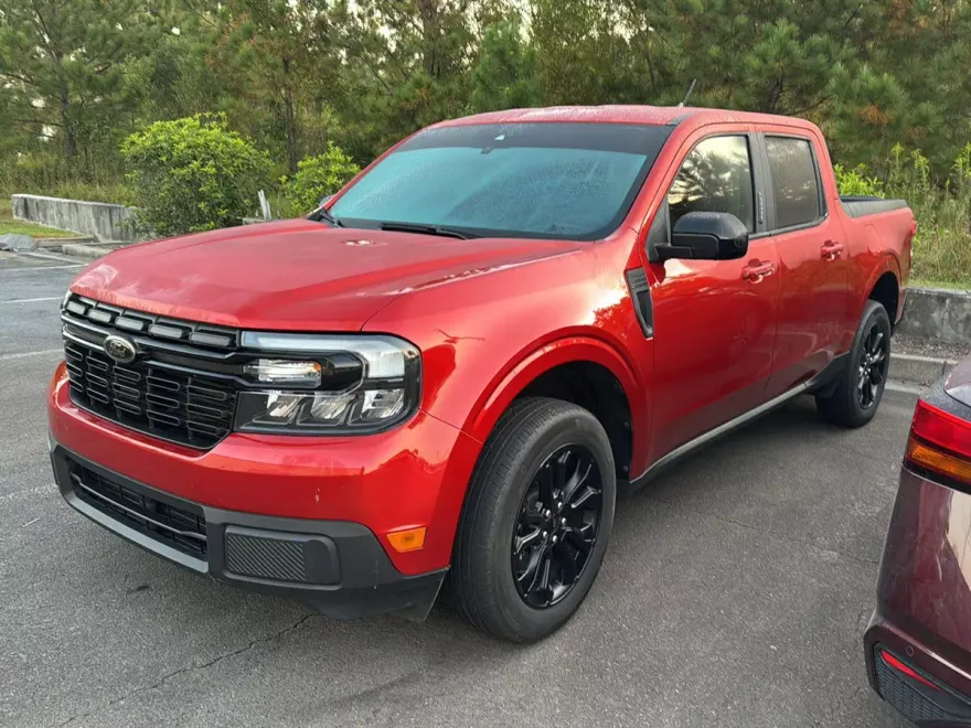 2023 Ford Maverick Lariat photo 1