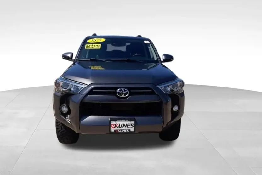 2020 Toyota 4Runner SR5 Premium photo 1
