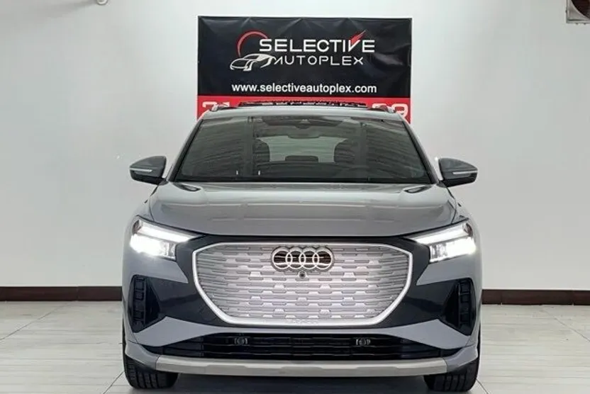 2023 Audi Q4 40 E-tron Premium Plus photo 1