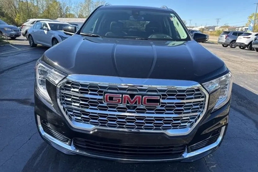 2024 Gmc Terrain Denali photo 1