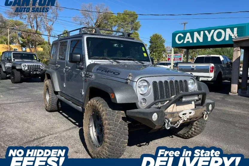 2015 Jeep Wrangler Unlimited Rubicon photo 1