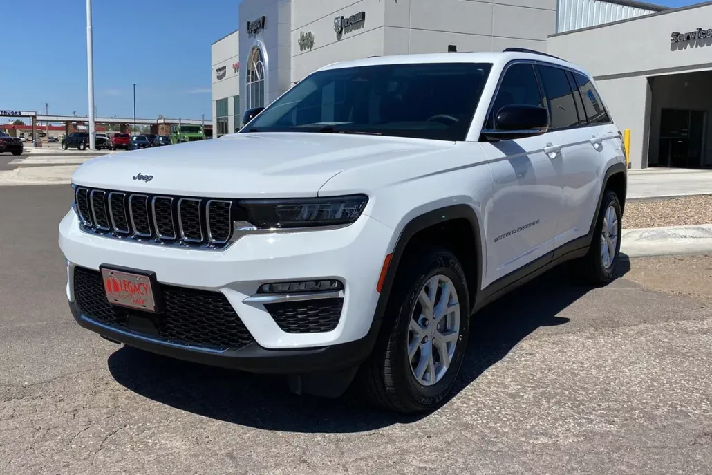 2024 Jeep Grand Cherokee Limited photo 1
