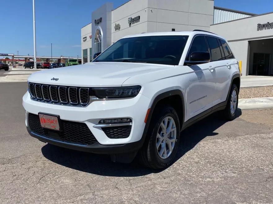 2024 Jeep Grand Cherokee Limited photo 1