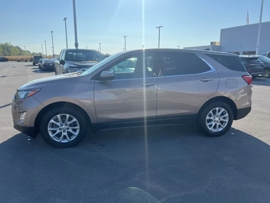 2019 Chevrolet Equinox LT photo 1