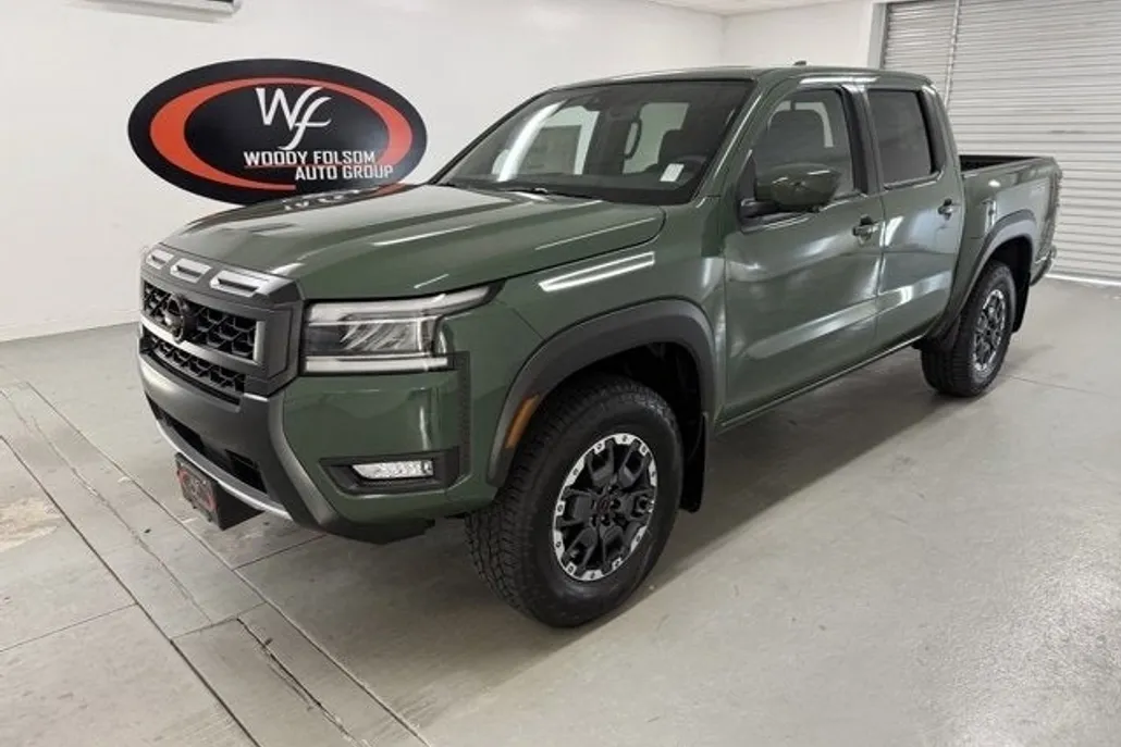 2025 Nissan Frontier Crew Cab PRO-4X photo 1