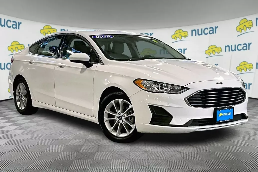2019 Ford Fusion SE photo 1