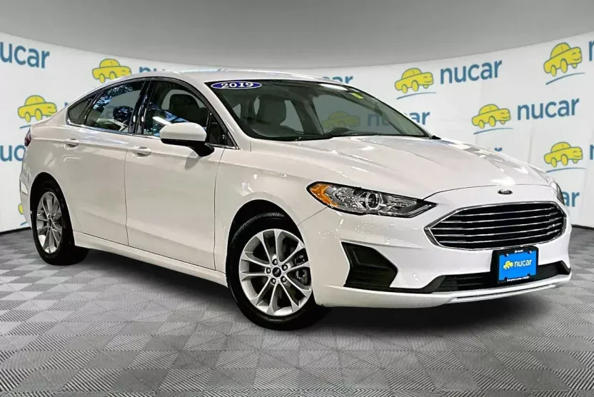2019 Ford Fusion SE photo 1