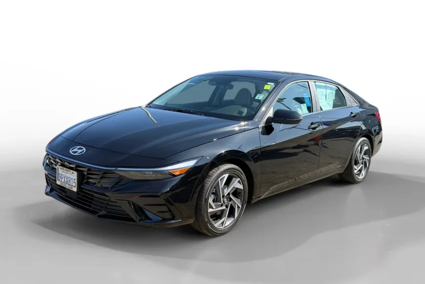 2025 Hyundai Elantra Limited photo 1