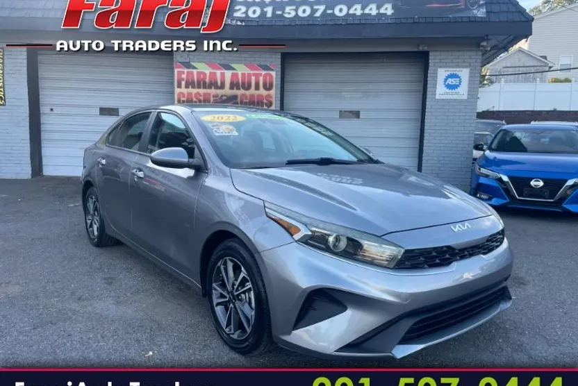2022 Kia Forte LXS photo 1
