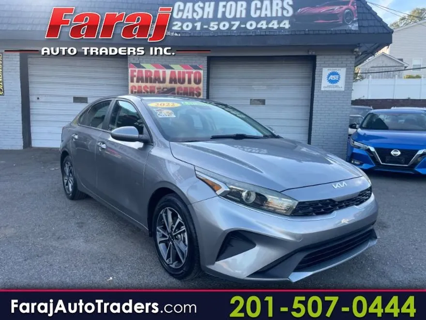 2022 Kia Forte LXS photo 1