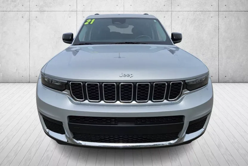 2021 Jeep Grand Cherokee Laredo photo 1