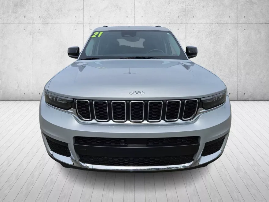 2021 Jeep Grand Cherokee Laredo photo 1