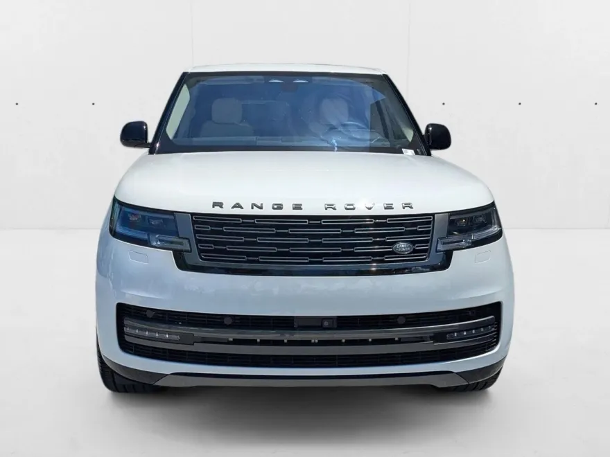 2023 Land Rover Range Rover SE photo 1