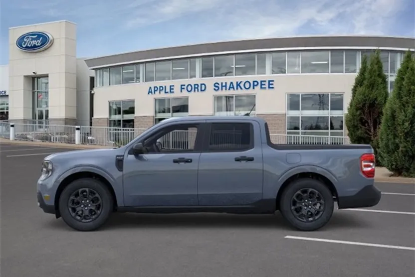 2025 Ford Maverick XLT photo 1