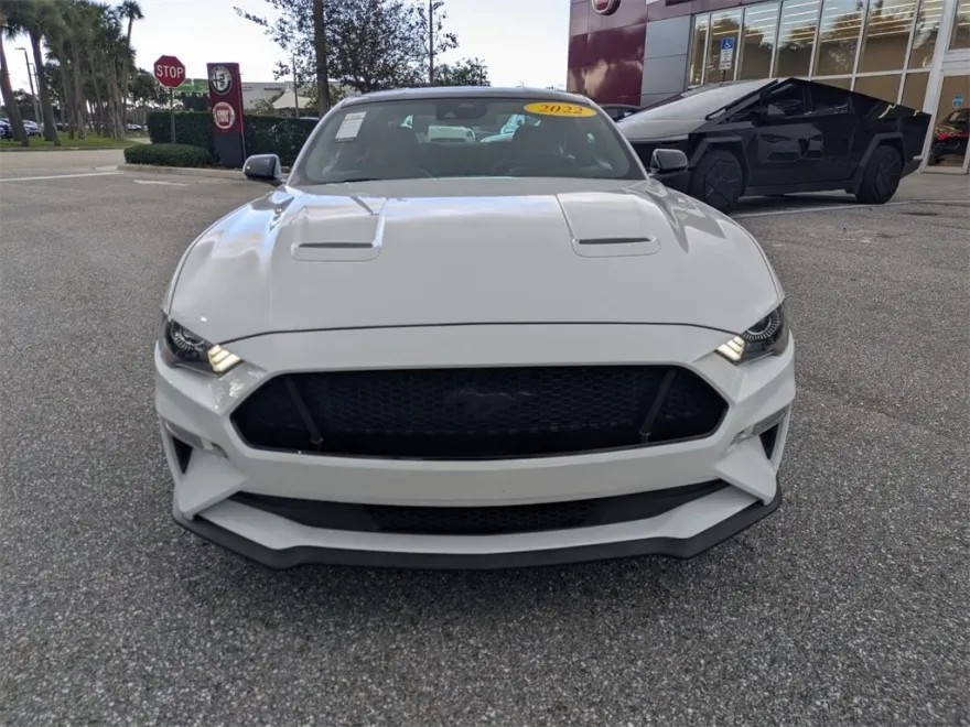 2022 Ford Mustang GT photo 1