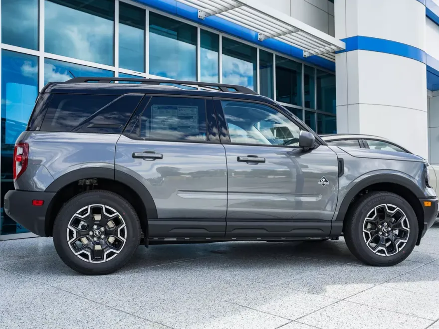 2025 Ford Bronco Sport Outer Banks photo 1