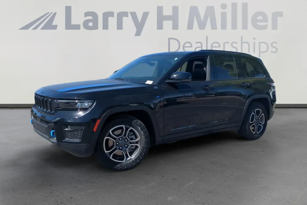 2022 Jeep Cherokee Trailhawk 4xe photo 1
