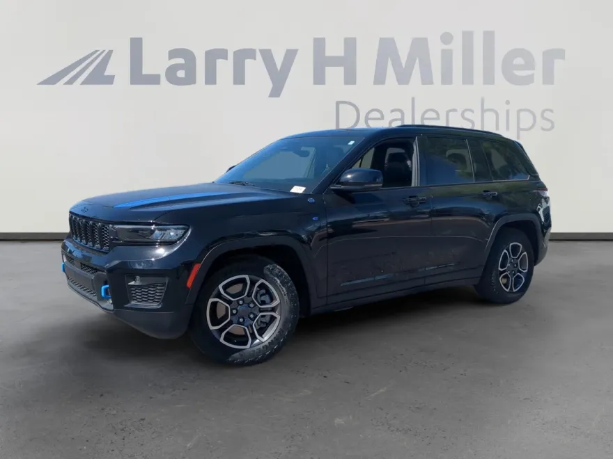 2022 Jeep Cherokee Trailhawk 4xe photo 1