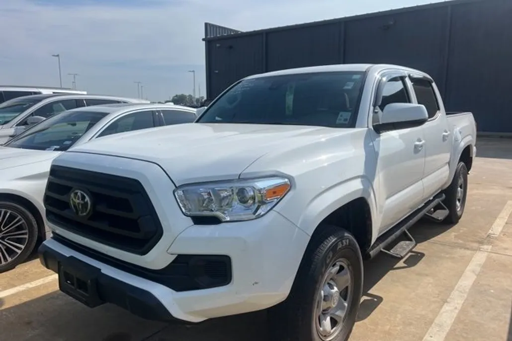 2023 Toyota Tacoma V6 photo 1