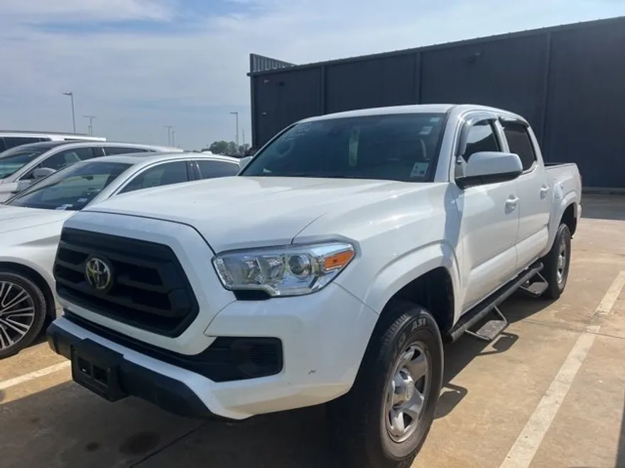 2023 Toyota Tacoma V6 photo 1