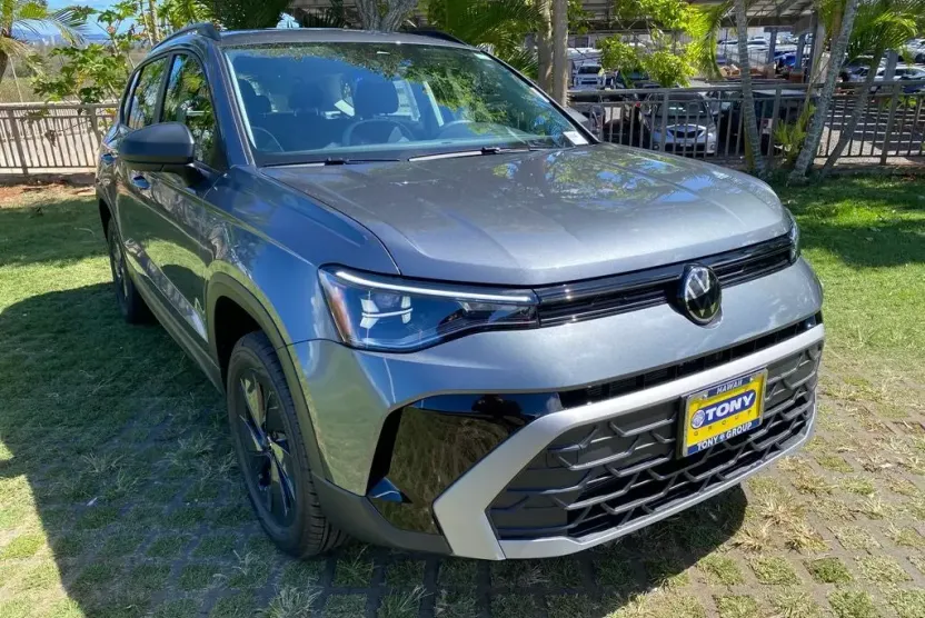 2025 Volkswagen Taos S photo 1
