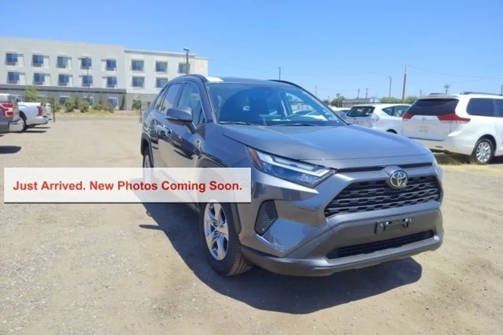 2025 Toyota RAV4 Hybrid LE photo 1