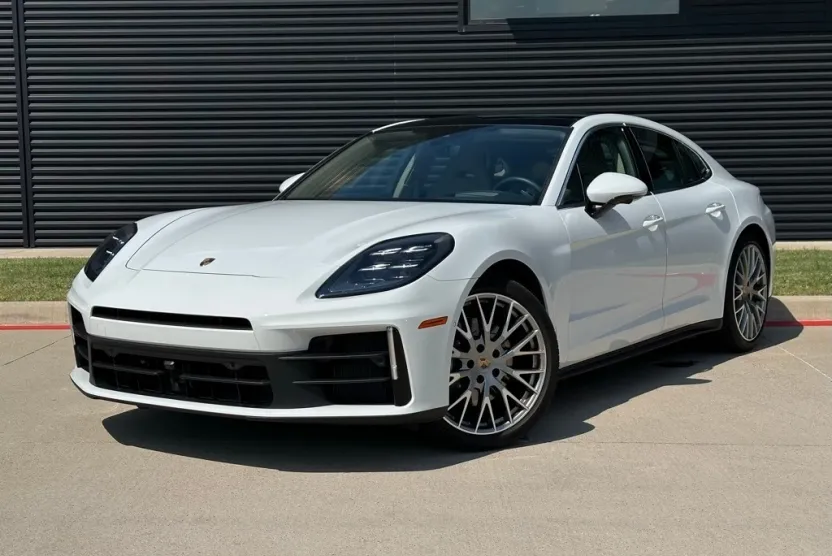 2024 Porsche Panamera 4 photo 1