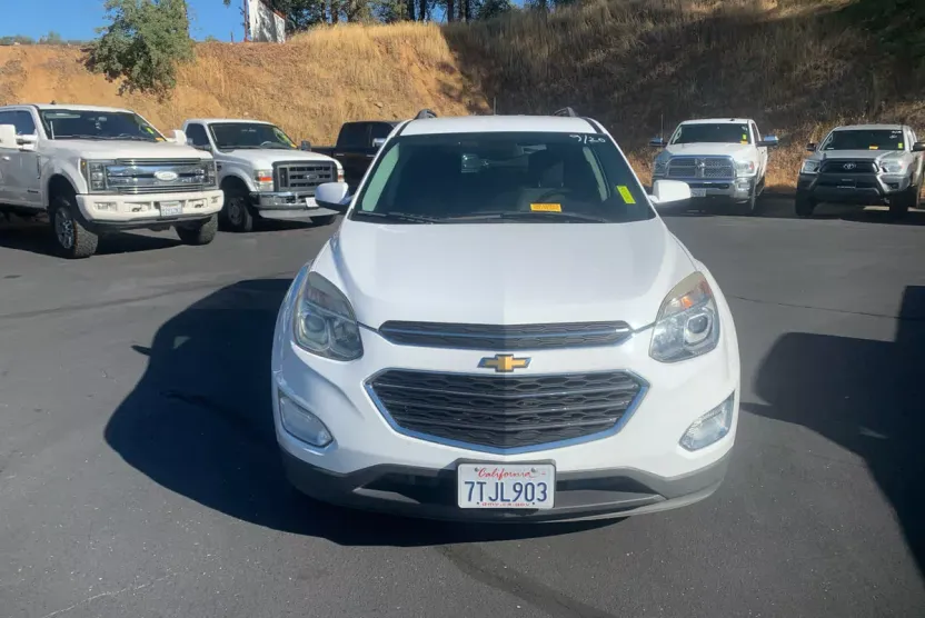2016 Chevrolet Equinox LT photo 1