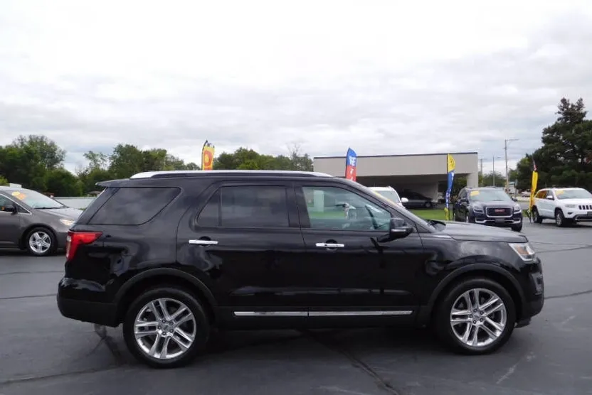 2016 Ford Explorer Limited photo 1