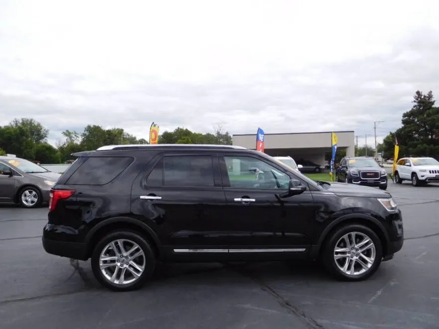 2016 Ford Explorer Limited photo 1
