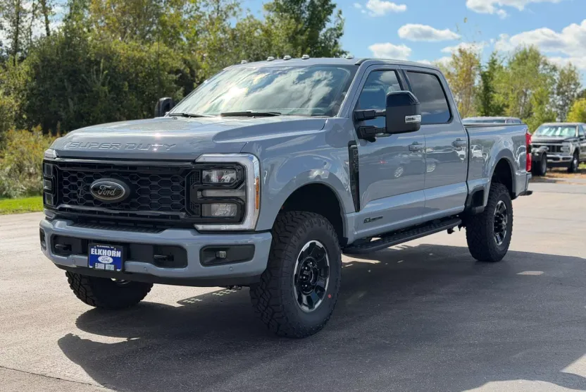 2026 Ford F-250 Lariat photo 1