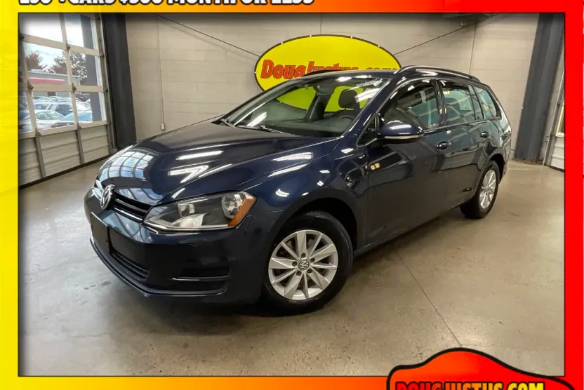 2016 Volkswagen Golf S photo 1