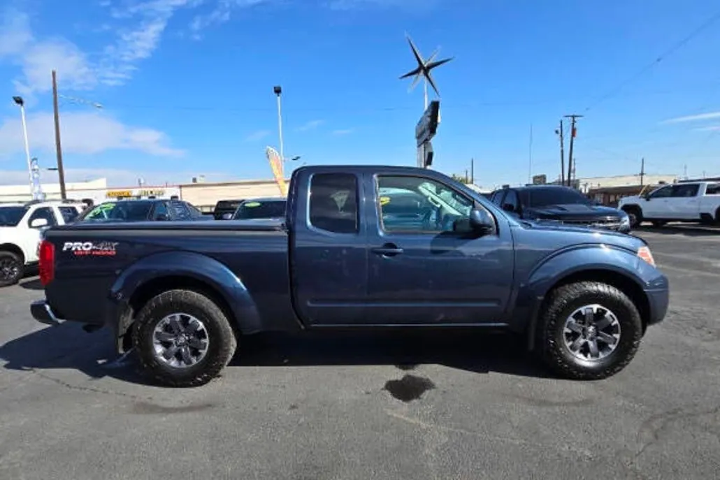 2015 Nissan Frontier PRO-4X photo 1