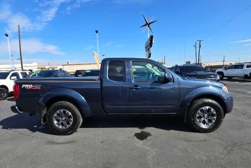 2015 Nissan Frontier PRO-4X photo 1