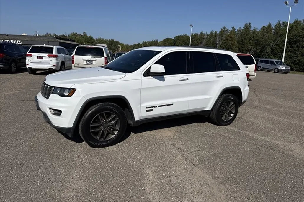 2016 Jeep Grand Cherokee Laredo photo 1