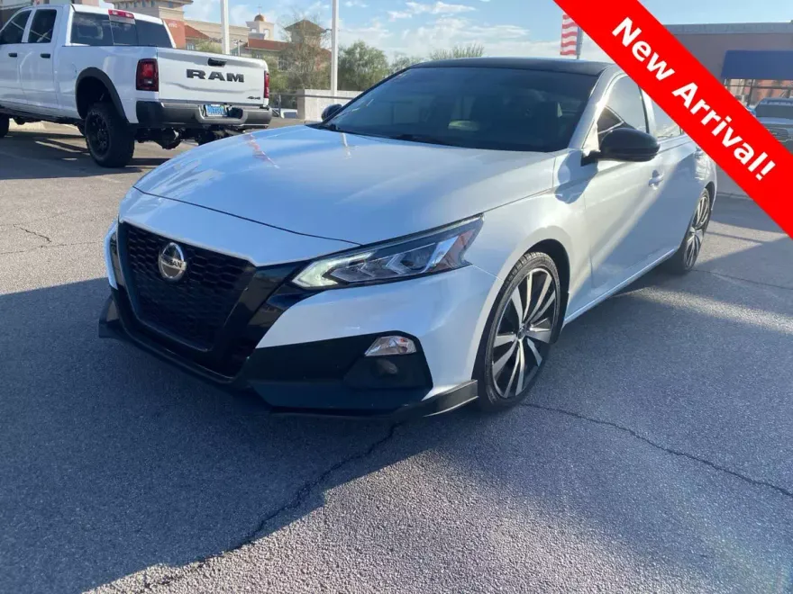 2019 Nissan Altima 2.5 SR photo 1