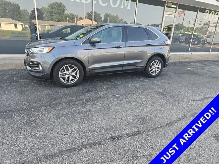 2022 Ford Edge SEL photo 1