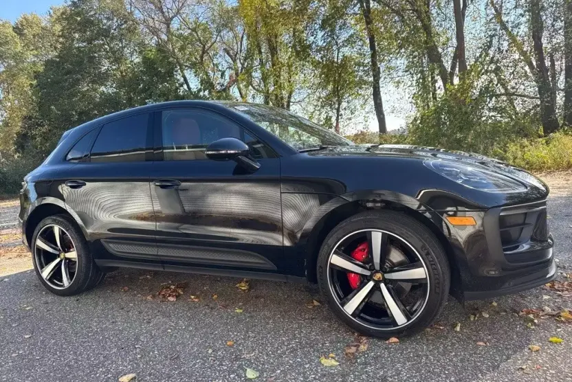 2022 Porsche Macan S photo 1