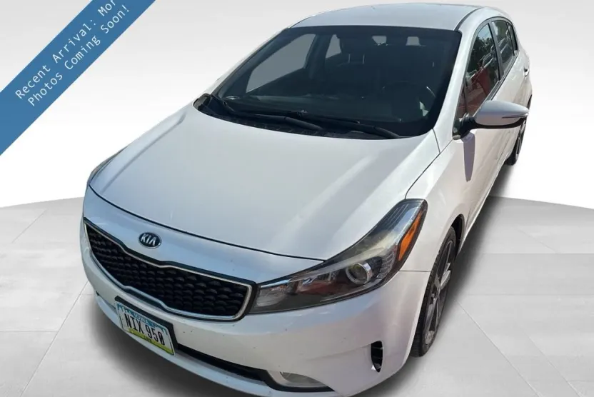 2017 Kia Forte EX photo 1