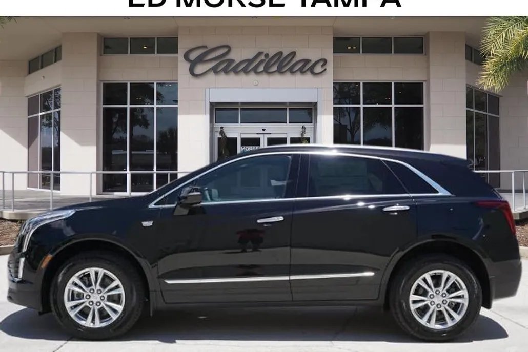 2025 Cadillac XT5 Luxury photo 1