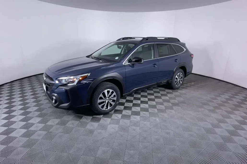 2024 Subaru Outback Premium photo 1