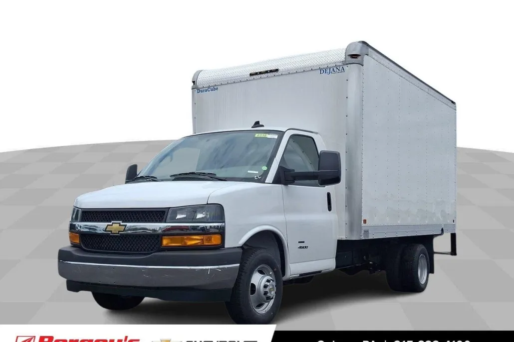 2024 Chevrolet Express Cutaway Base photo 1