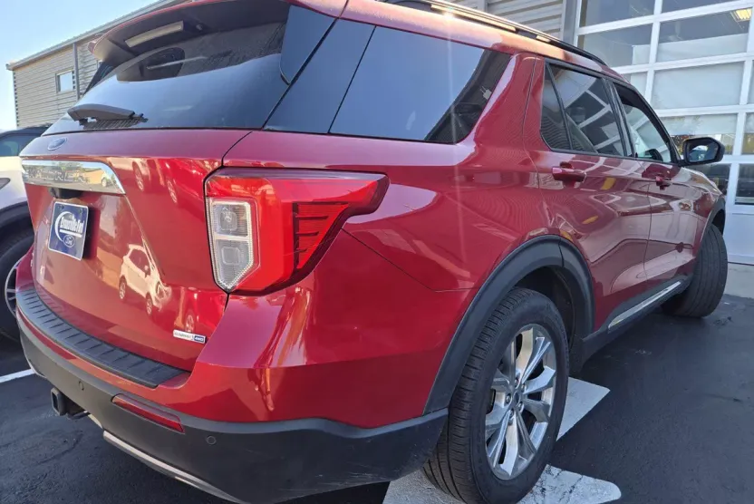 2020 Ford Explorer XLT photo 1